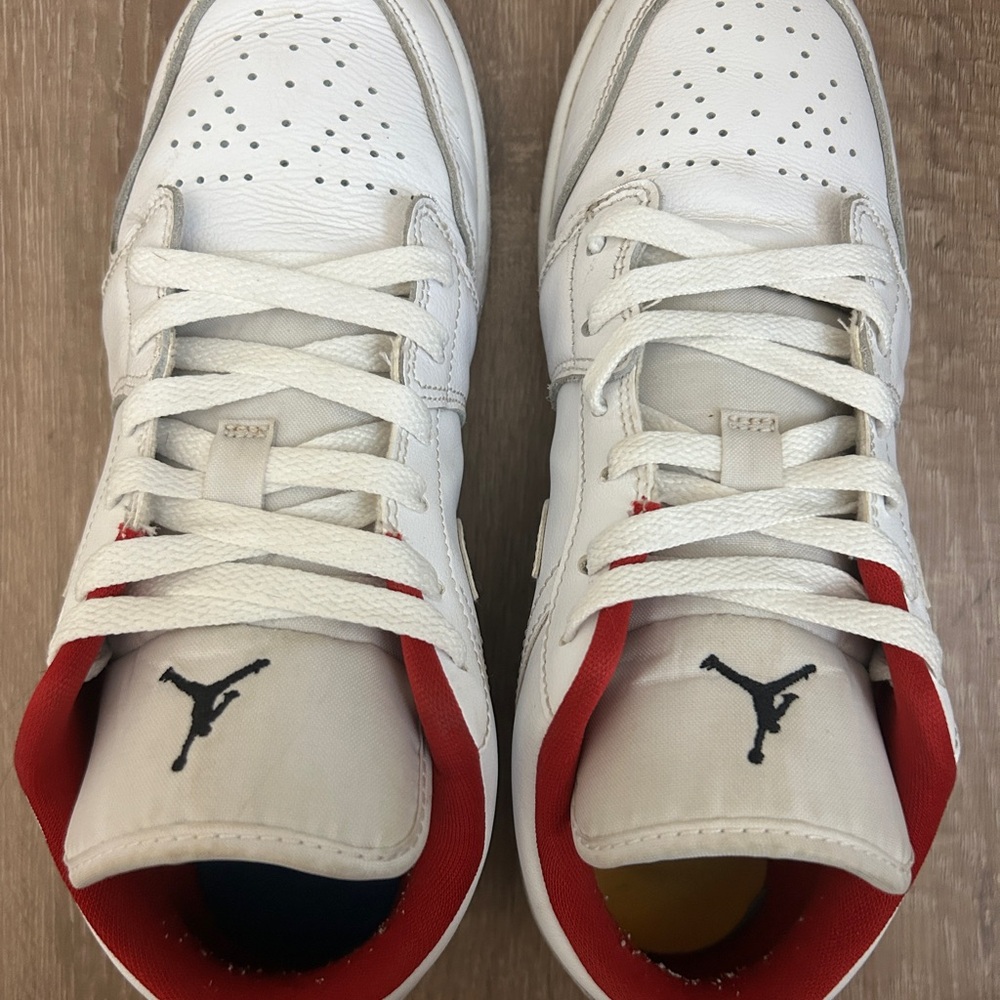 Jordan Women's Shoes White and Red